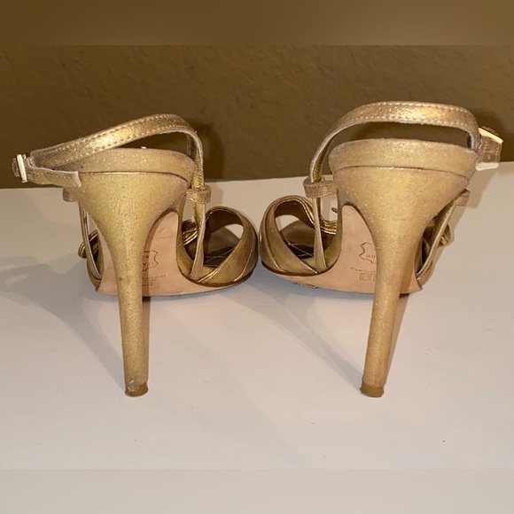 π Gold slingback starburst stilettos by Jennifer Lopez - Picture 4 of 9